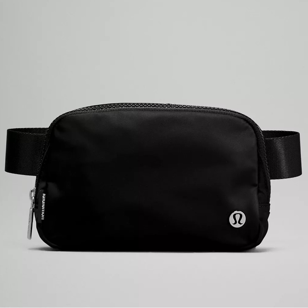 Everywhere Belt Bag Lululemon black NWT